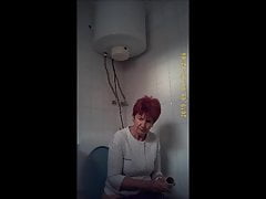 Sigrid get under one's granny on toilet
